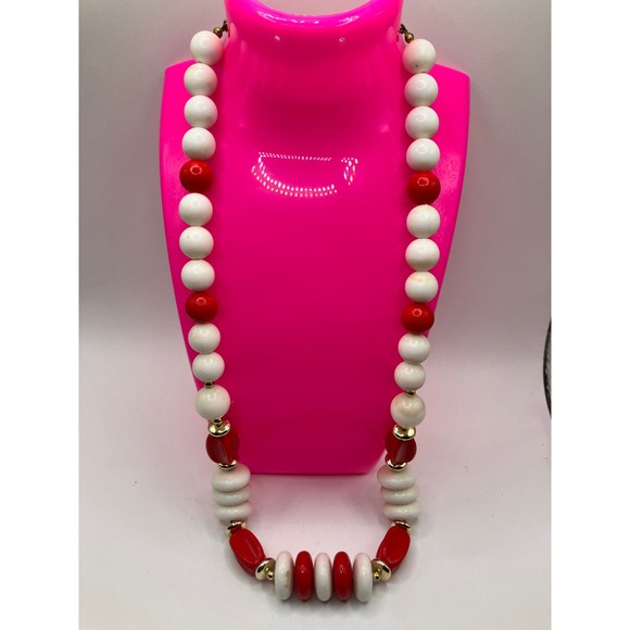 Vintage Red, White & Gold-Tone Magnetic 23.25" Necklace! - Picture 4 of 9